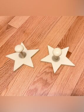 Pottery Barn kids light yellow star coat hooks knobs
